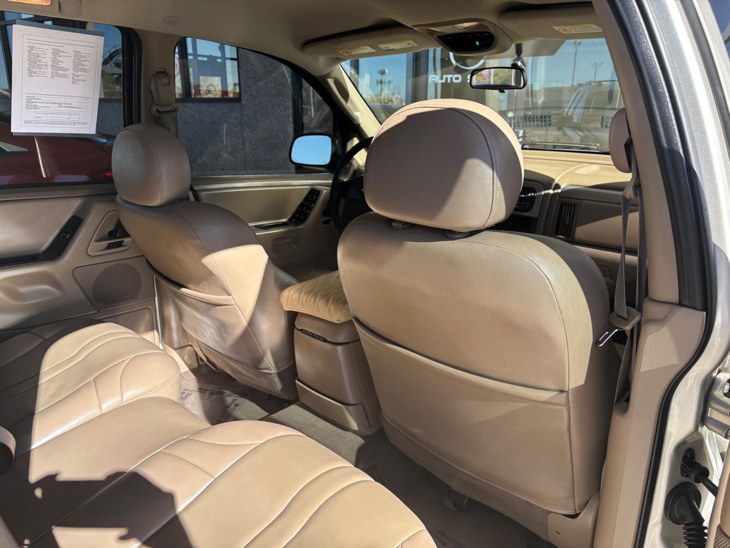 2004 Jeep Grand Cherokee Image 25