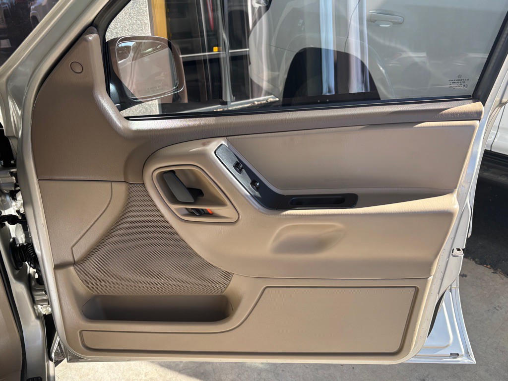 2004 Jeep Grand Cherokee Image 30