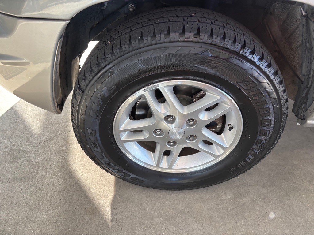 2004 Jeep Grand Cherokee Image 48