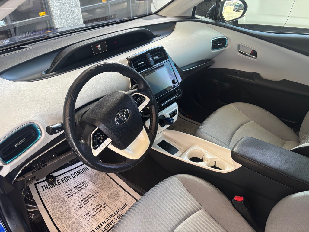 2016 Toyota Prius Image 7