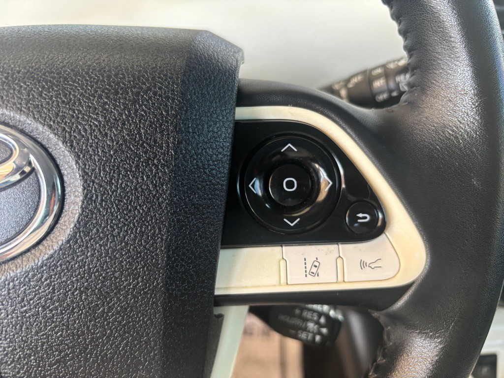 2016 Toyota Prius Image 10