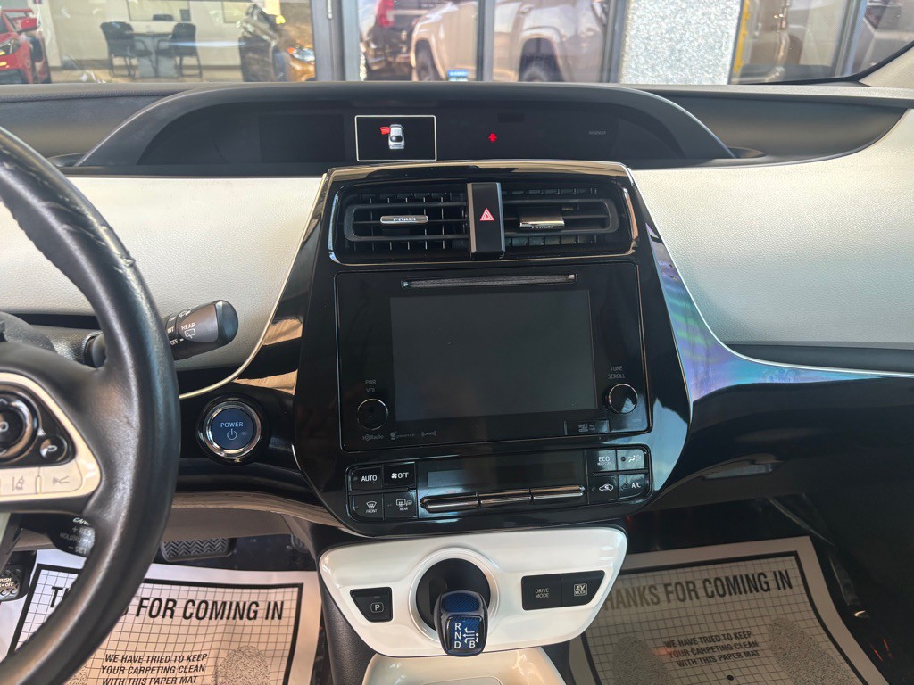 2016 Toyota Prius Image 11