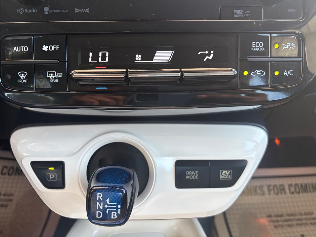 2016 Toyota Prius Image 14