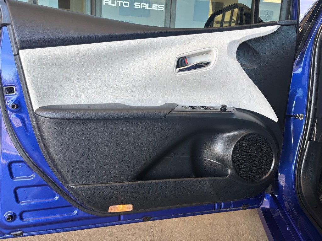 2016 Toyota Prius Image 15