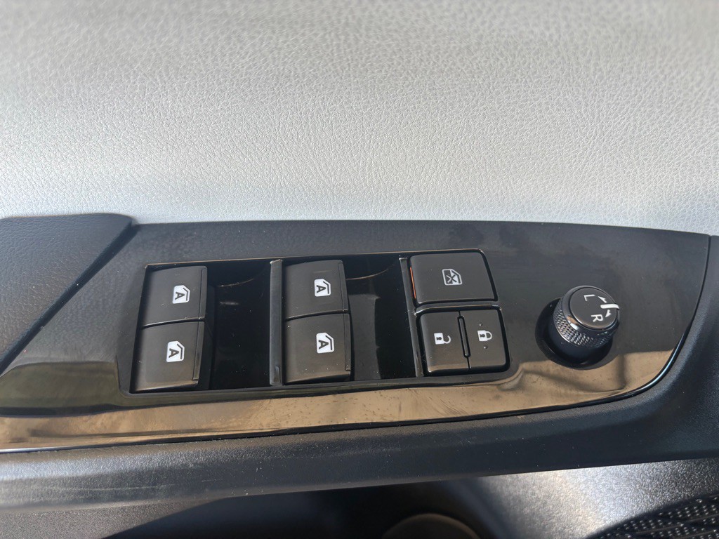 2016 Toyota Prius Image 16