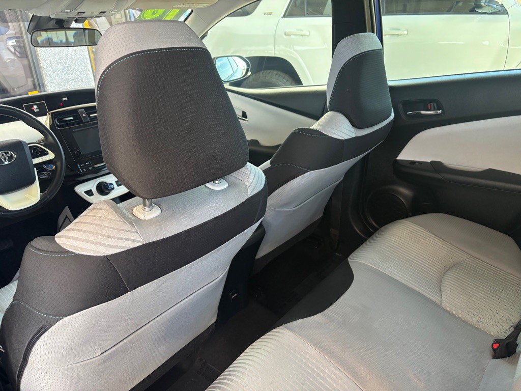 2016 Toyota Prius Image 19