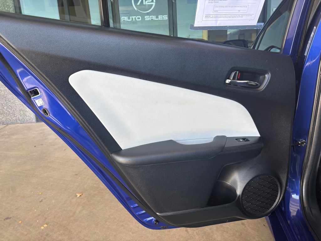 2016 Toyota Prius Image 21