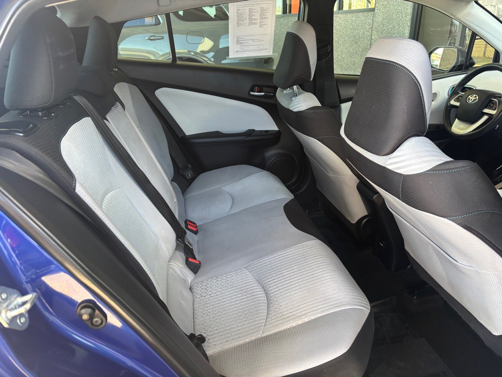2016 Toyota Prius Image 23