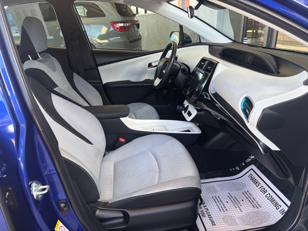 2016 Toyota Prius Image 27