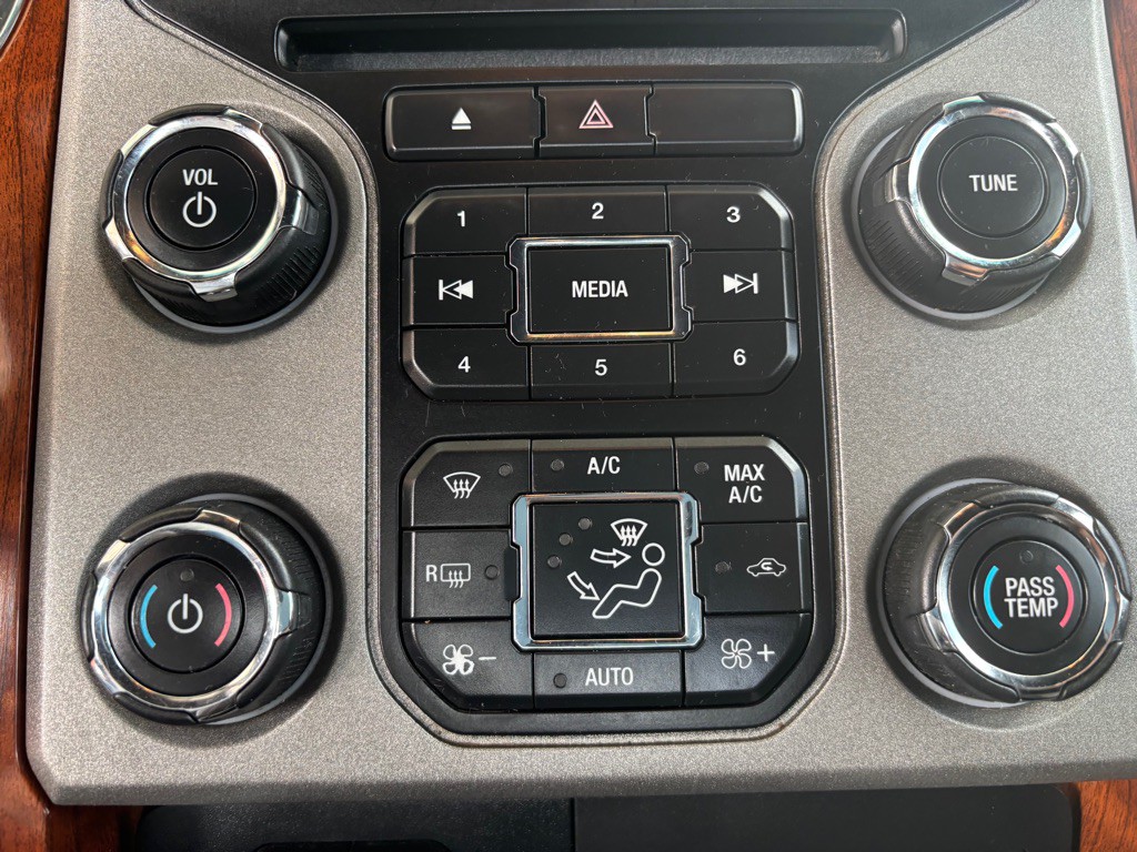 2016 Ford F-250 Image 15