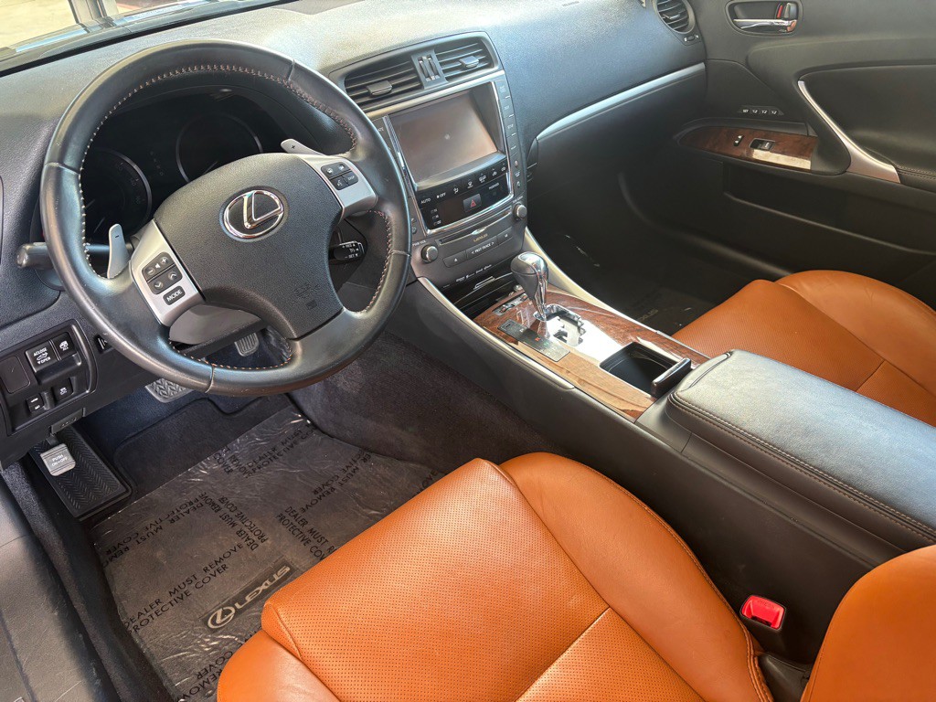 2014 Lexus IS Image 8