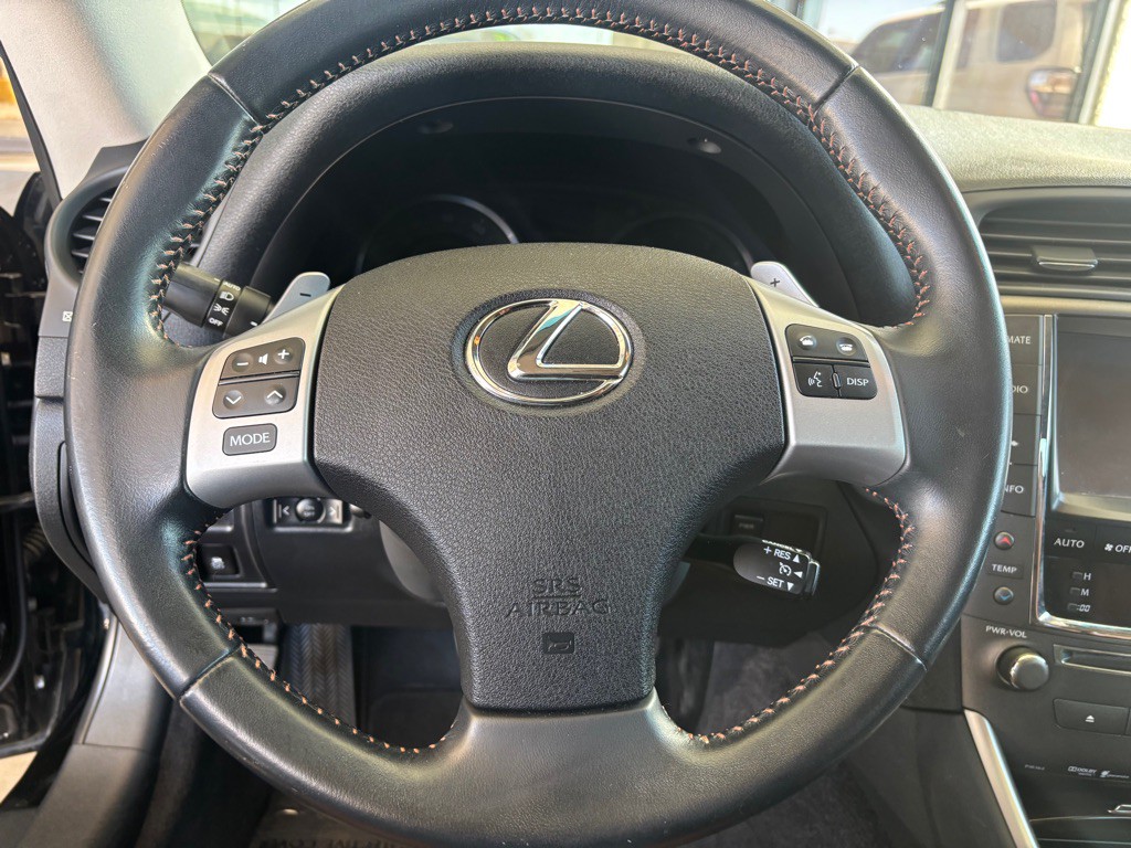 2014 Lexus IS Image 9