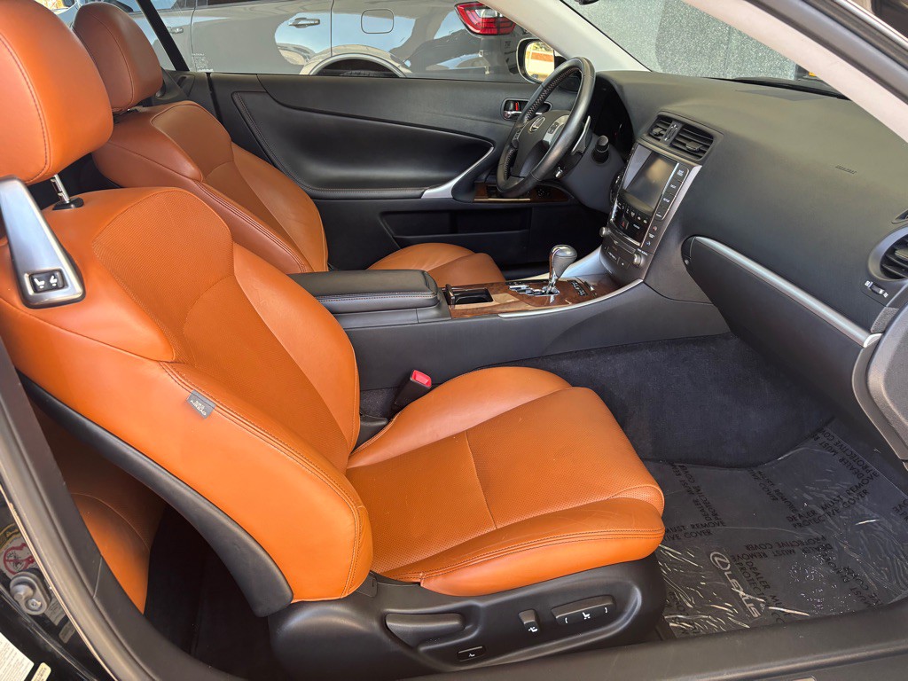 2014 Lexus IS Image 27