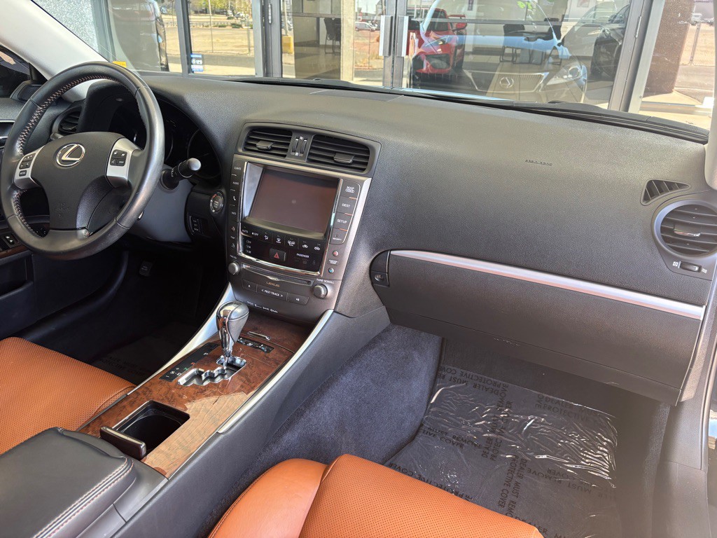 2014 Lexus IS Image 29