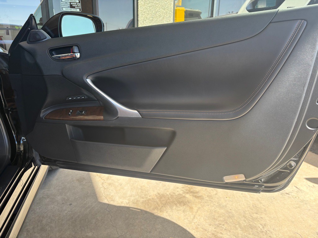 2014 Lexus IS Image 30