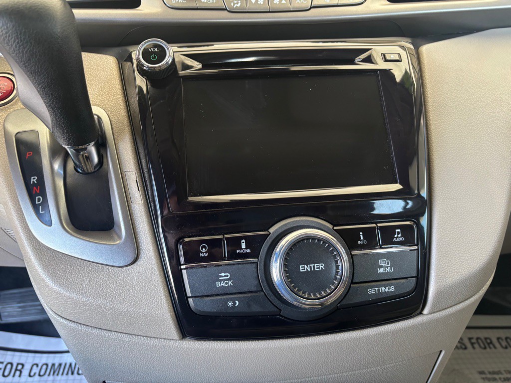 2016 Honda Odyssey Image 16