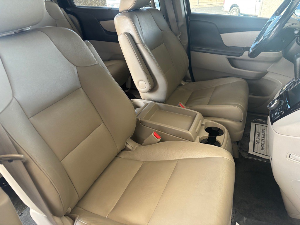 2016 Honda Odyssey Image 36