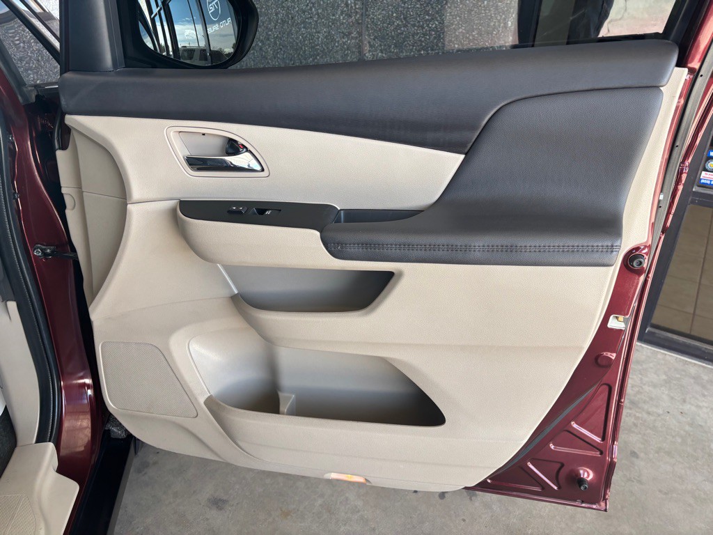 2016 Honda Odyssey Image 38
