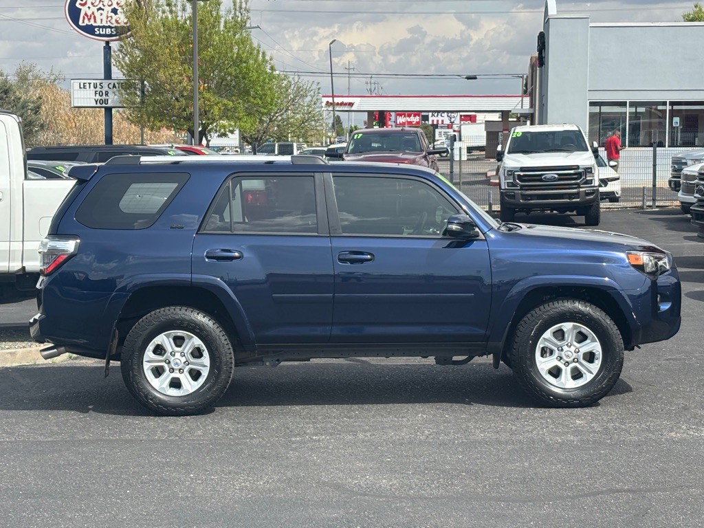 2019 Toyota 4Runner Image 3