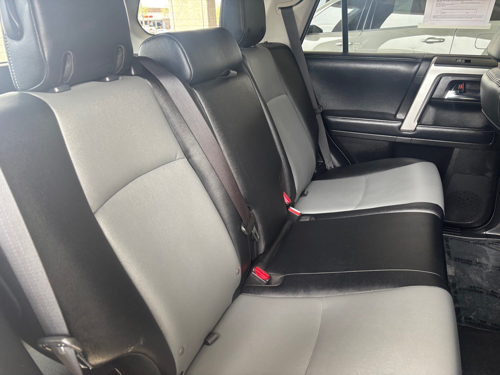 2019 Toyota 4Runner Image 31