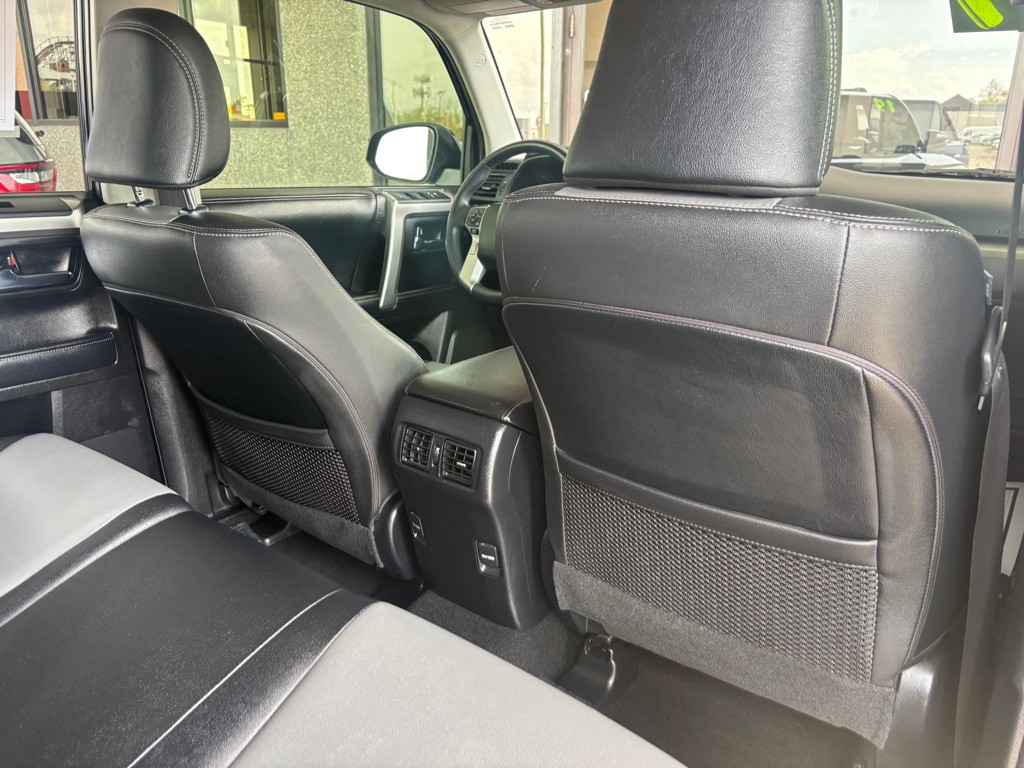 2019 Toyota 4Runner Image 32