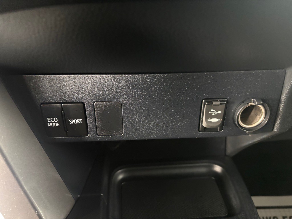 2018 Toyota Rav4 Image 17