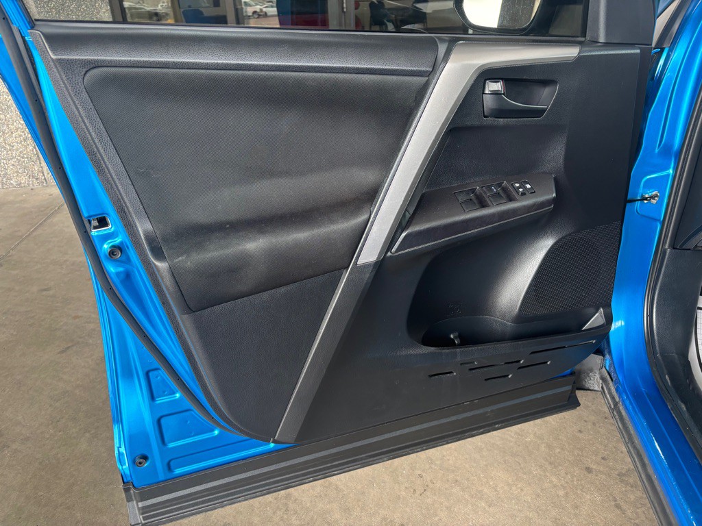 2018 Toyota Rav4 Image 21