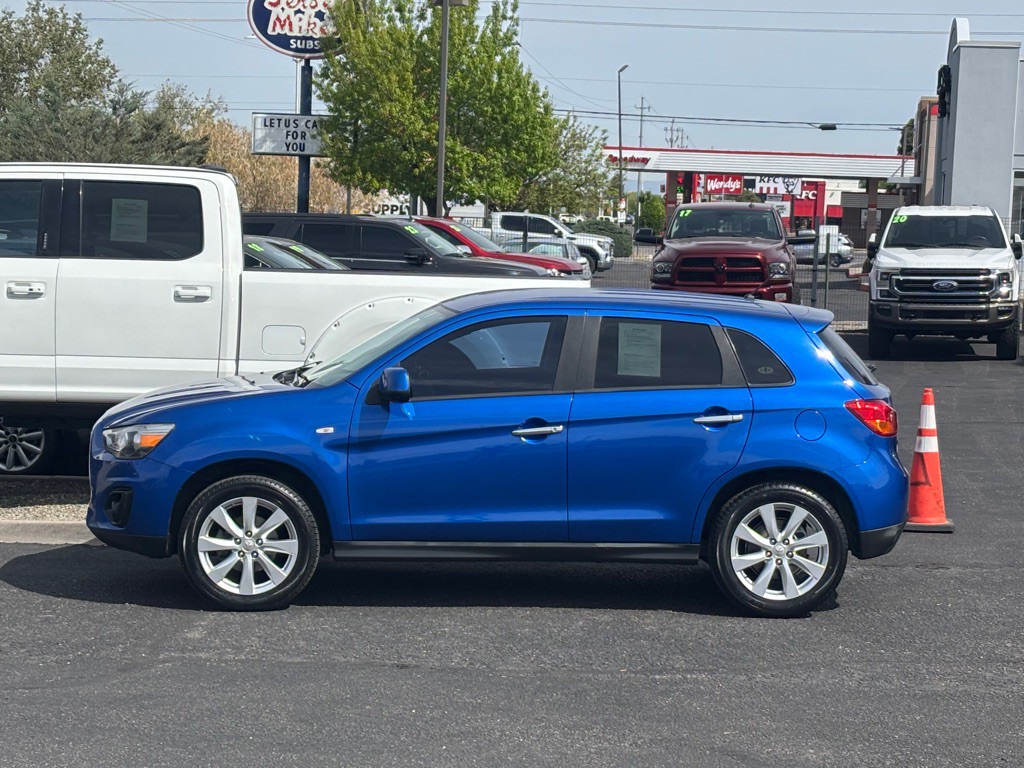 2015 Mitsubishi Outlander Image 2