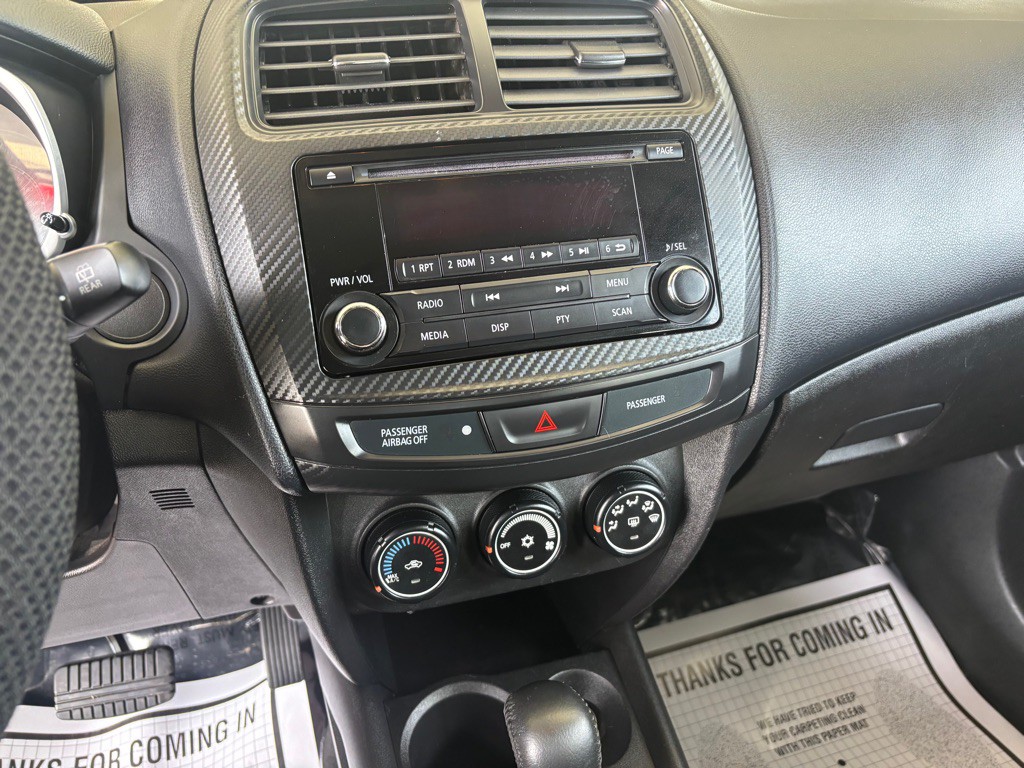 2015 Mitsubishi Outlander Image 12