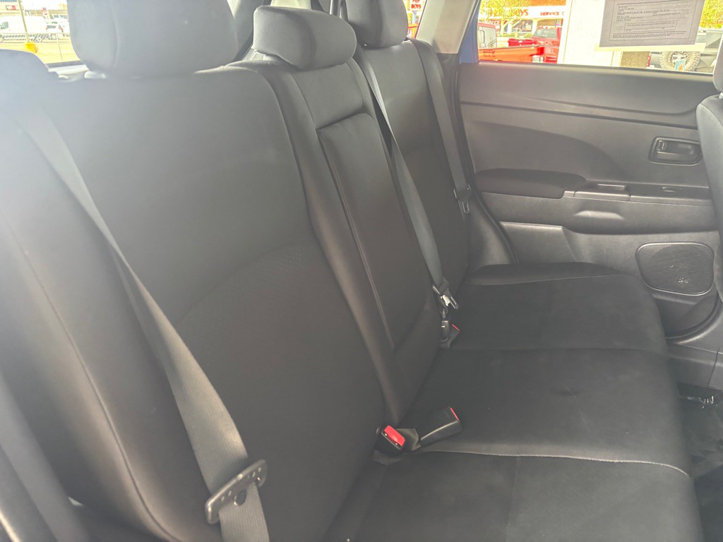 2015 Mitsubishi Outlander Image 28
