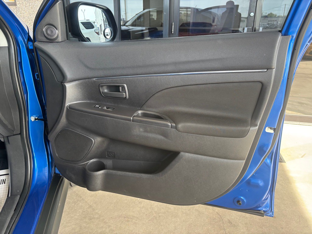 2015 Mitsubishi Outlander Image 34