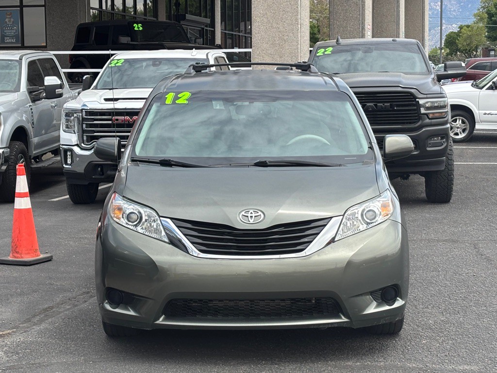 2012 Toyota Sienna Image 37