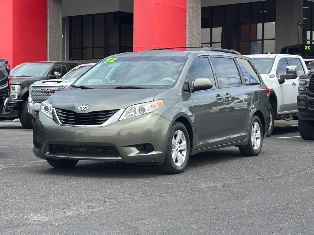 2012 Toyota Sienna Image 40