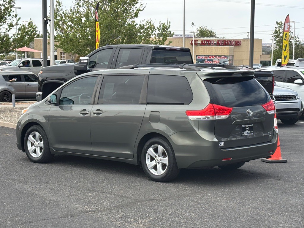 2012 Toyota Sienna Image 43