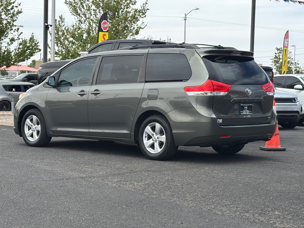 2012 Toyota Sienna Image 44