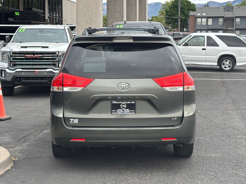 2012 Toyota Sienna Image 45