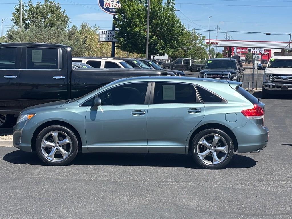 2011 Toyota Venza Image 2