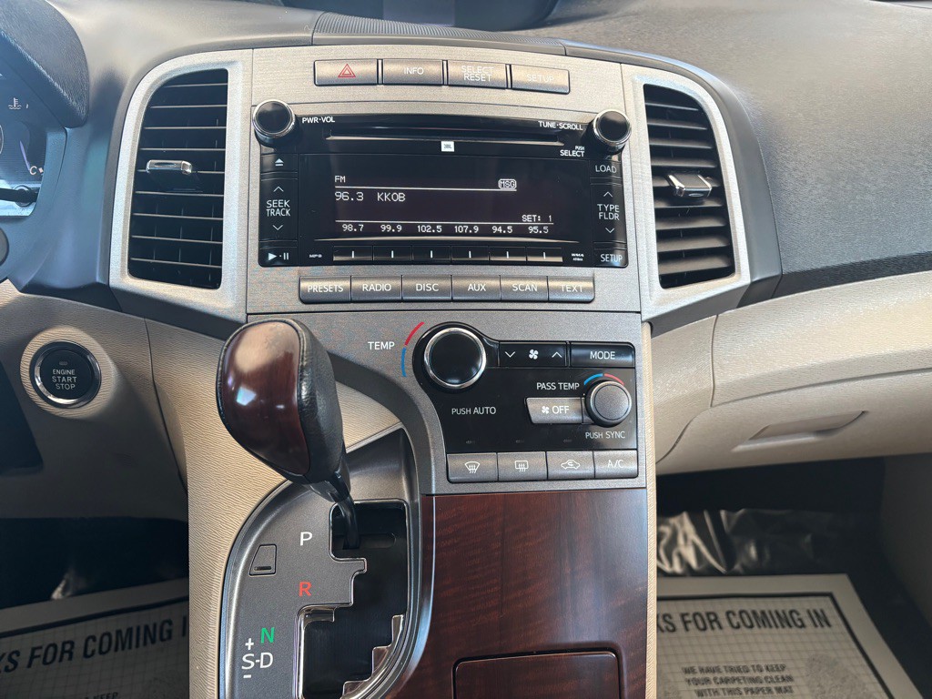 2011 Toyota Venza Image 12