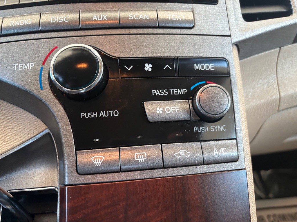 2011 Toyota Venza Image 15