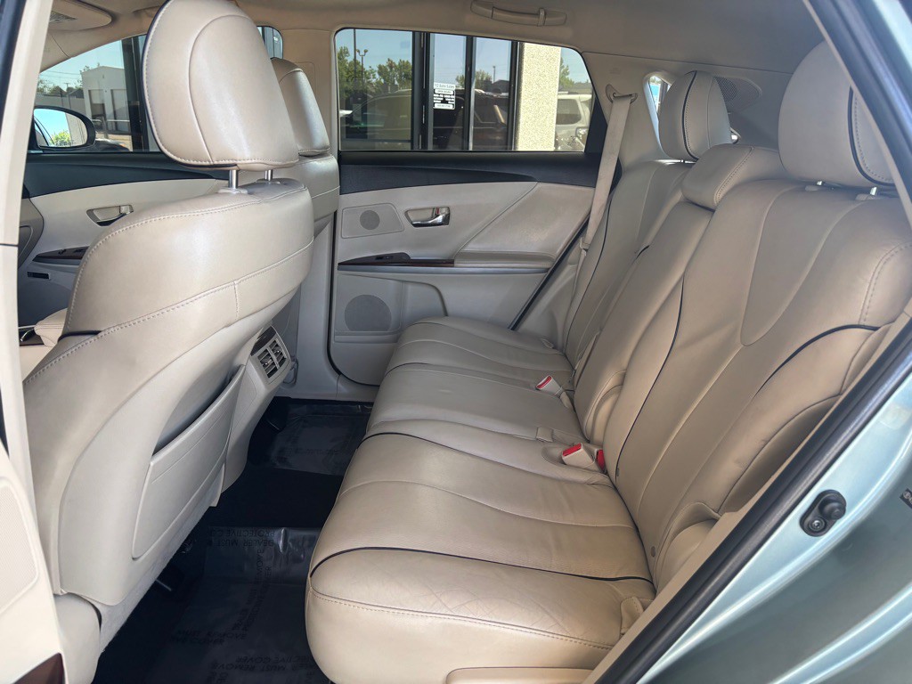 2011 Toyota Venza Image 21