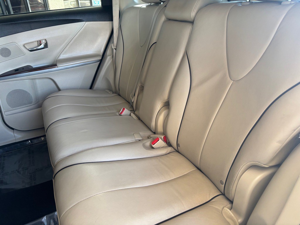 2011 Toyota Venza Image 22