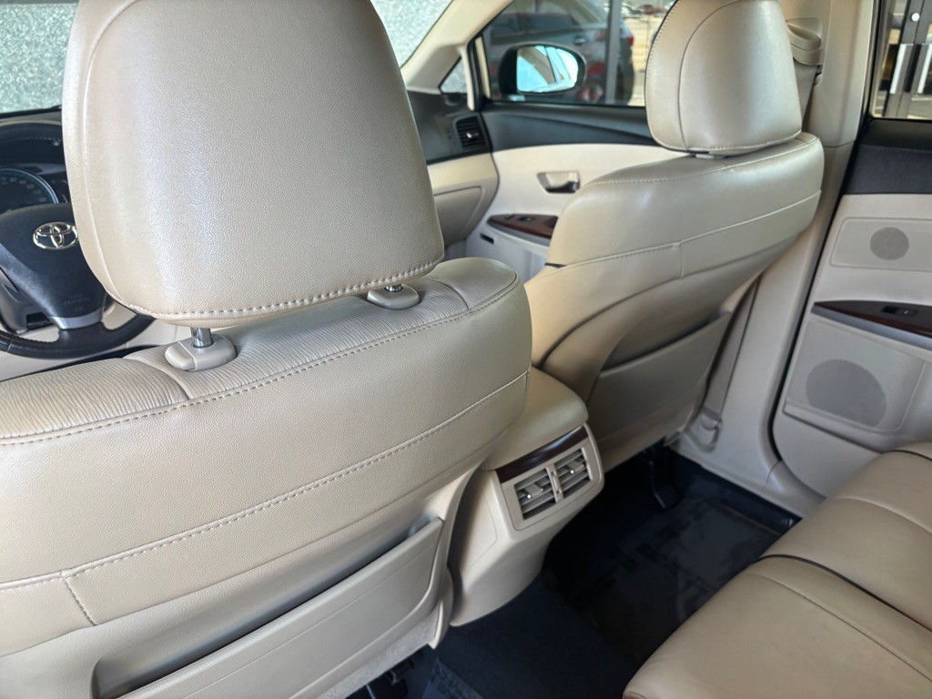 2011 Toyota Venza Image 23