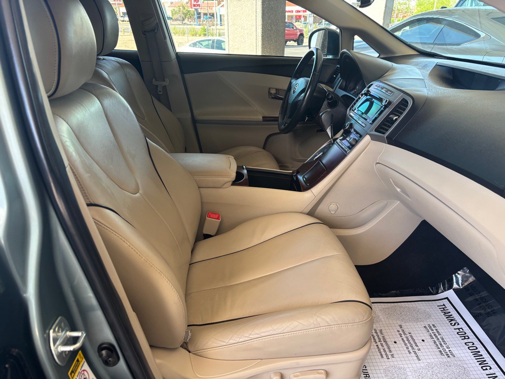 2011 Toyota Venza Image 35