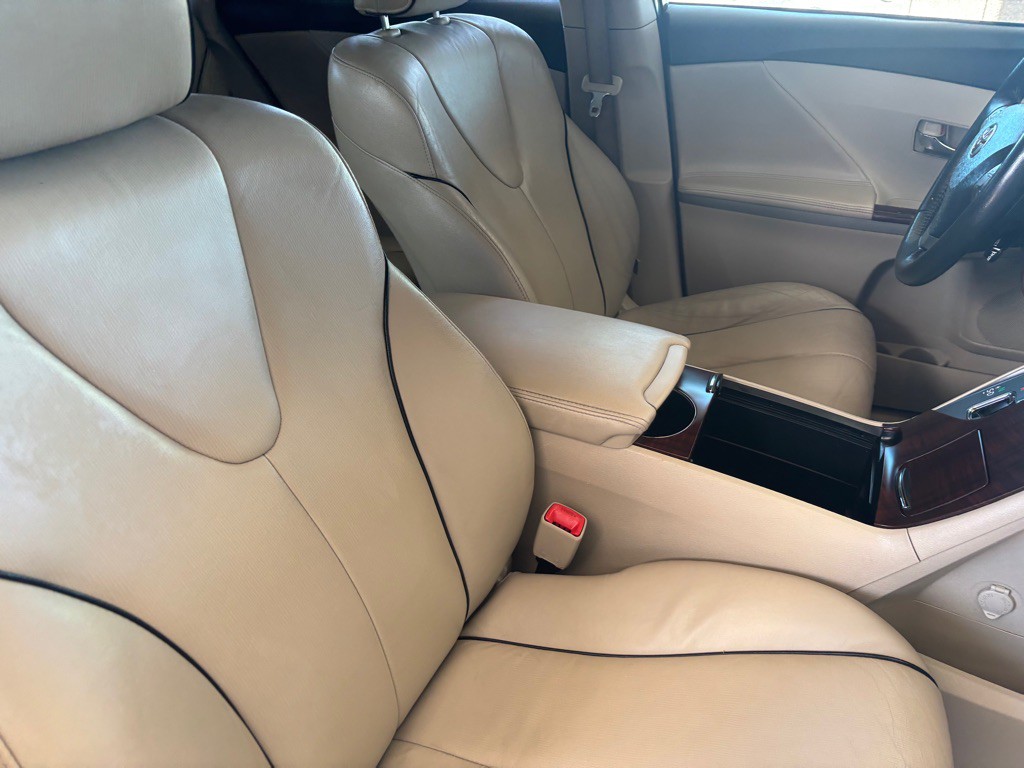 2011 Toyota Venza Image 36