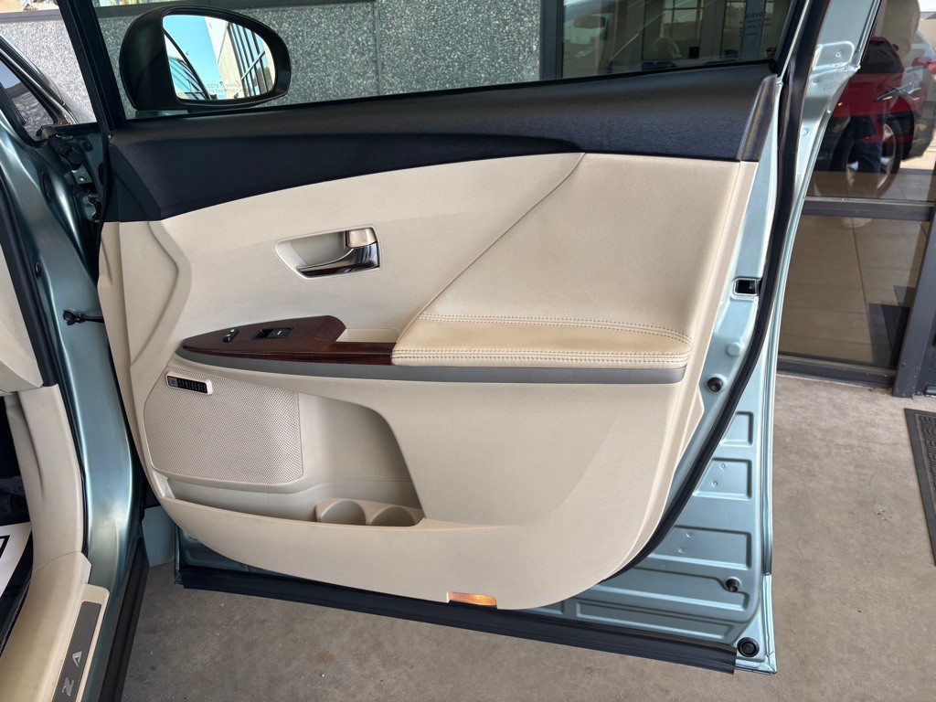 2011 Toyota Venza Image 38