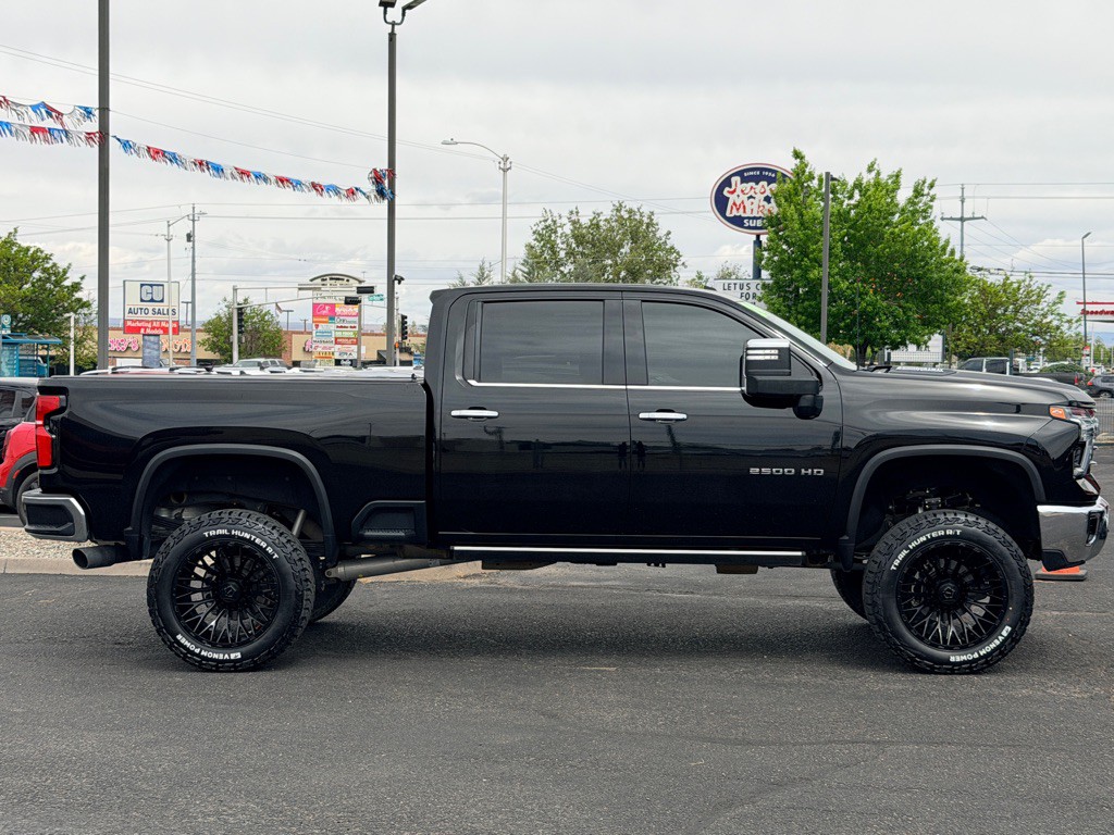 2024 Chevrolet Silverado 1500 Image 3