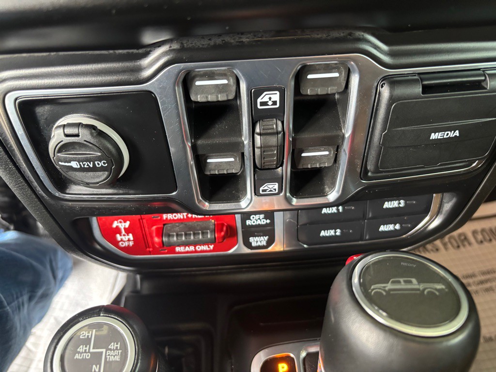 2021 Jeep Gladiator Image 12