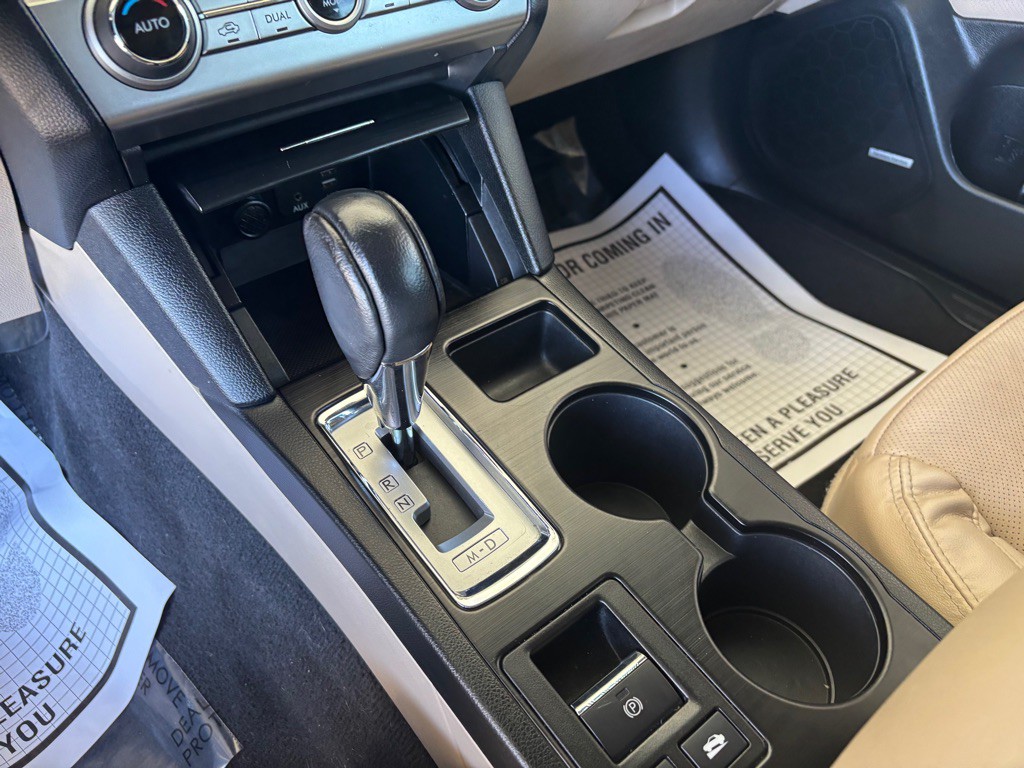 2016 Subaru Outback Image 12