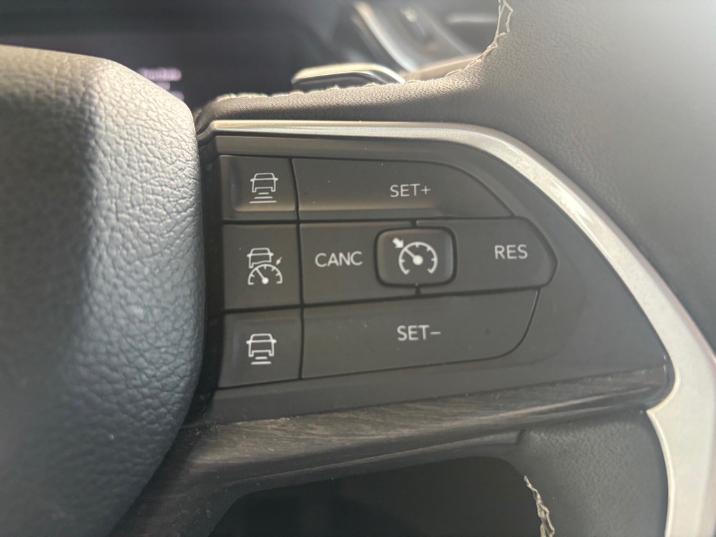 2022 Jeep Grand Cherokee Image 9