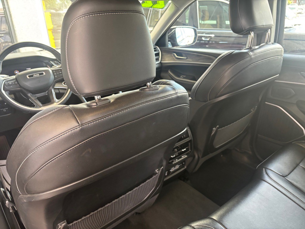2022 Jeep Grand Cherokee Image 24